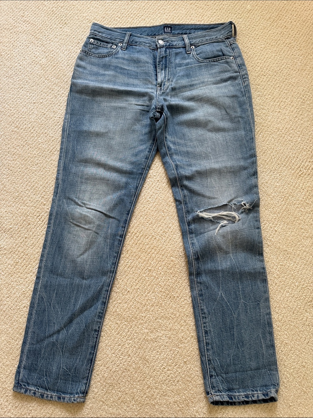 GAP women  Straight Distressed Denim Jeans - Medium Blue Wash